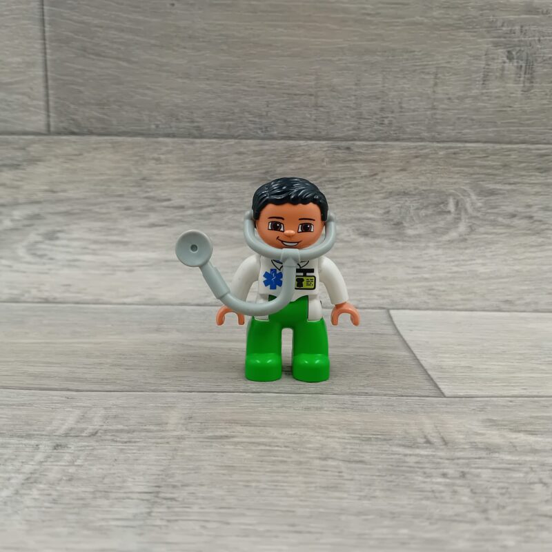Duplo poppetje man dokter met stethoscoop