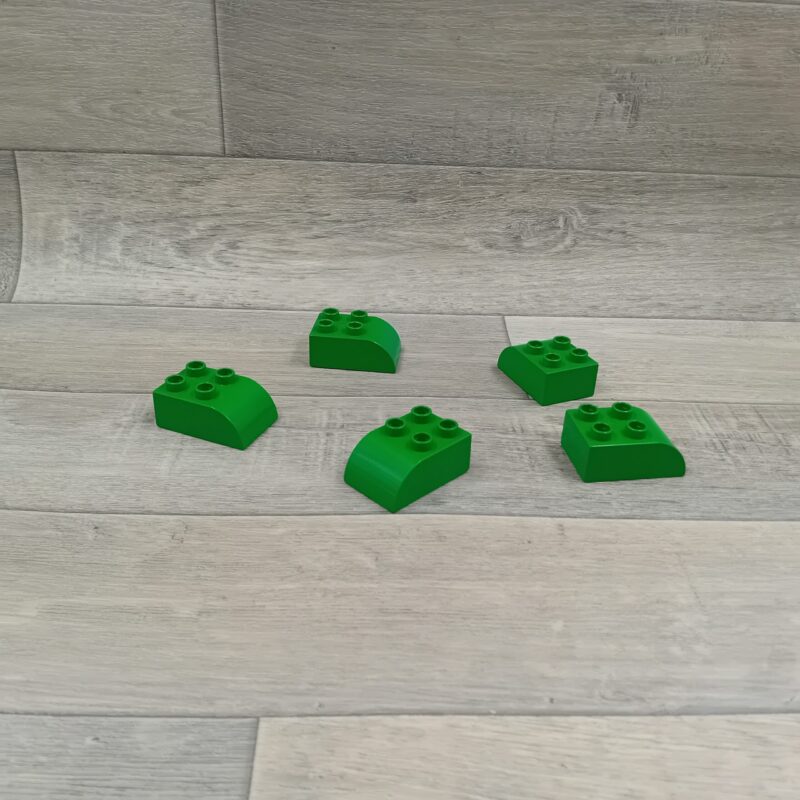 Duplo 4 nops blok 1 kant van afgerond groen