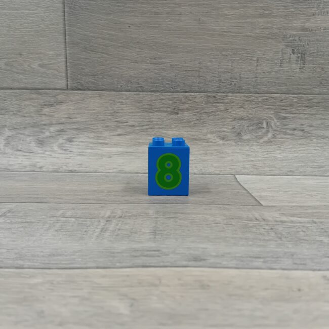 Duplo blok met afbeelding blauw cijfer 8