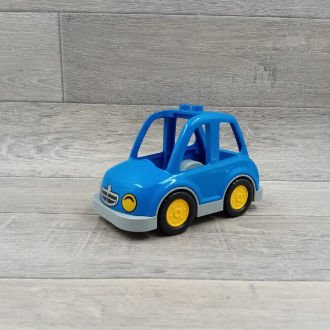 Duplo blauwe auto met grijs onderstel