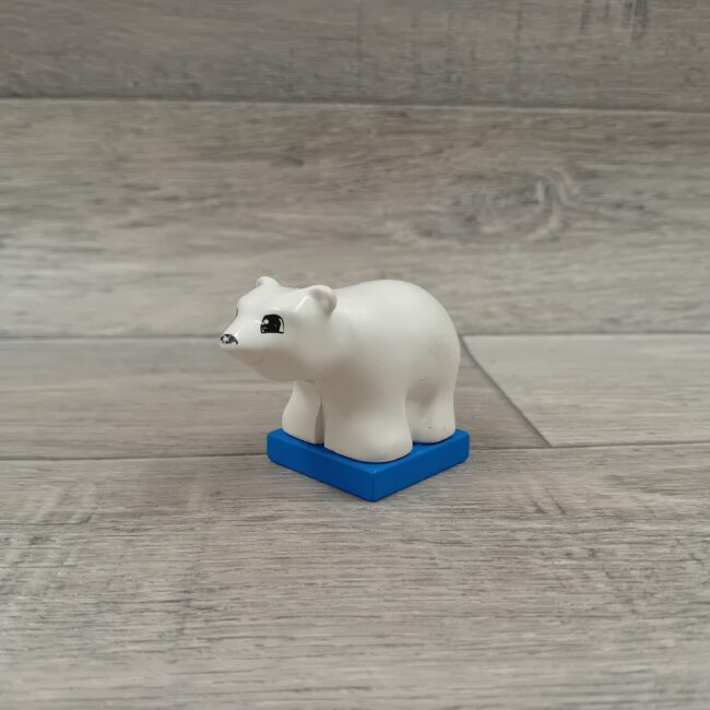 B-KEUZE Duplo dieren witte ijsbeer op blauw voetstuk
