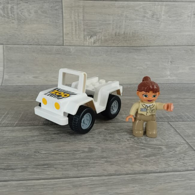 Duplo witte safariquad met dierentuinverzorgster