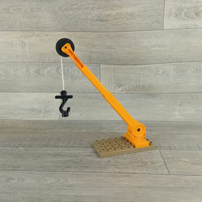 Duplo hijskraan met zwart katrol